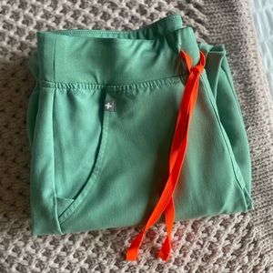 Figs Women’s Jade Zamora Jogger Scrub Pants - XS